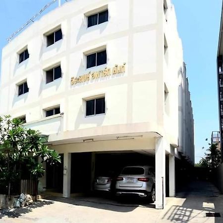 Jirapong Apartment Bangkok Ngoại thất bức ảnh